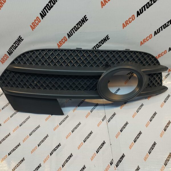 FOG LAMP COVER Q3 RIGHT T1 12 TO 14 8U0807682A
