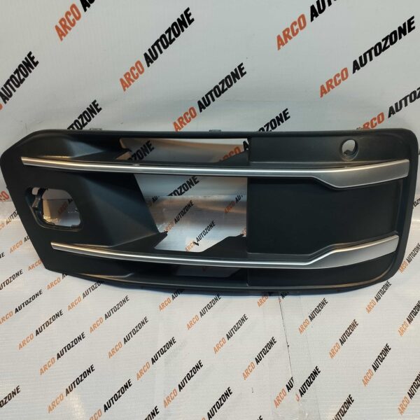 FOG LAMP COVER Q7 NM RIGHT 4M0807682