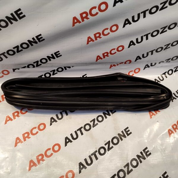 RUN CHANNEL RUBBER XYLO FRONT RIGHT
