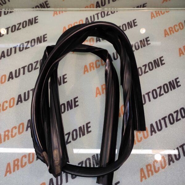 RUN CAHNNEL RUBBER EON FRONT RIGHT
