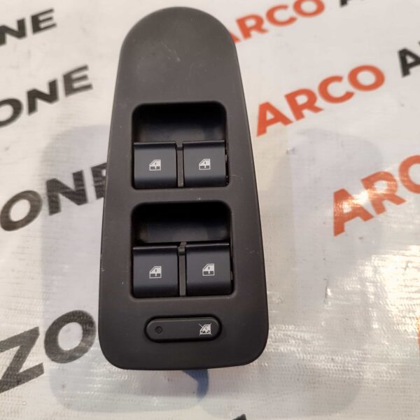 PW SWITCH MAIN VISTA MANZA FRONT RIGHT BLACK TATA 299104565