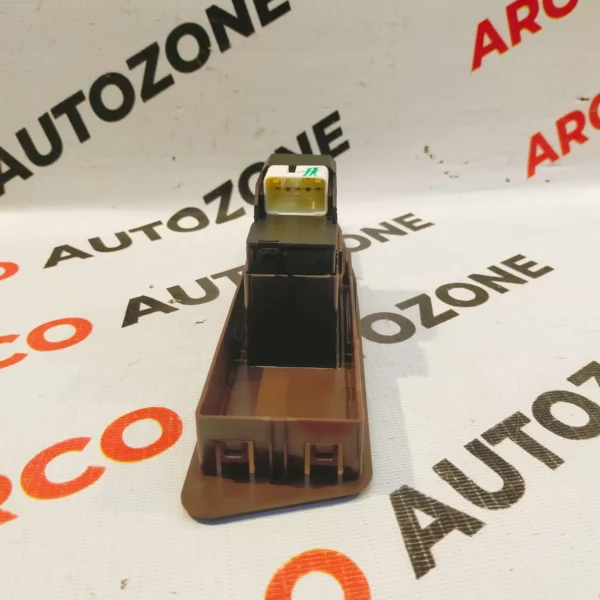 PW SWITCH SINGLE XUV500 REAR LEFT REAR RIGHT BLACK MINDA S22143
