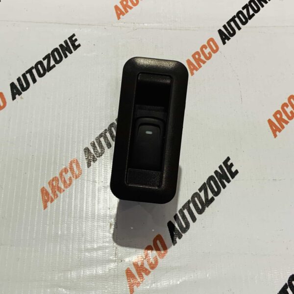 PW SWITCH SINGLE XUV500 REAR RIGHT REAR LEFT BROWN S22065