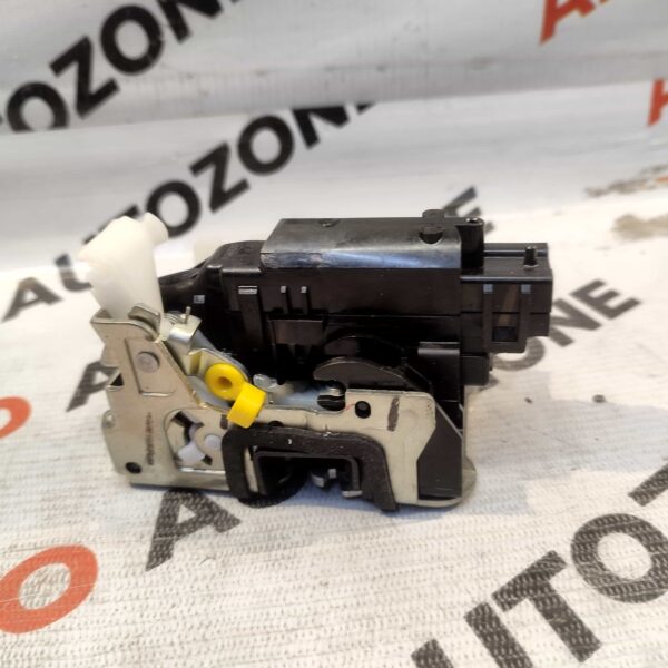 DOOR LATCH DUSTER FRONT LEFT REN 805032923R