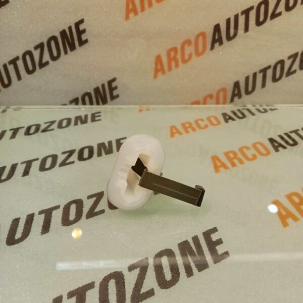 REAR SEAT LOCK I10 2960