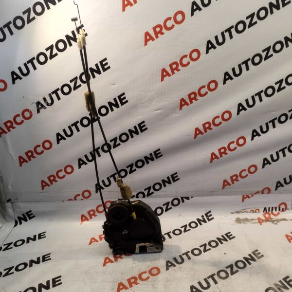 DOOR LATCH AMAZE BRIO REAR RIGHT USED