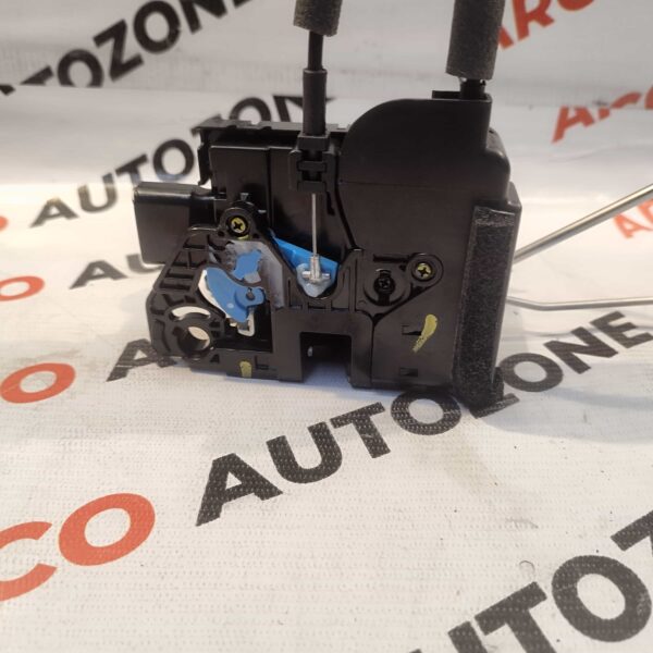 DOOR LATCH GRAND XCENT FRONT RIGHT 5 PIN HYU 81320B4080