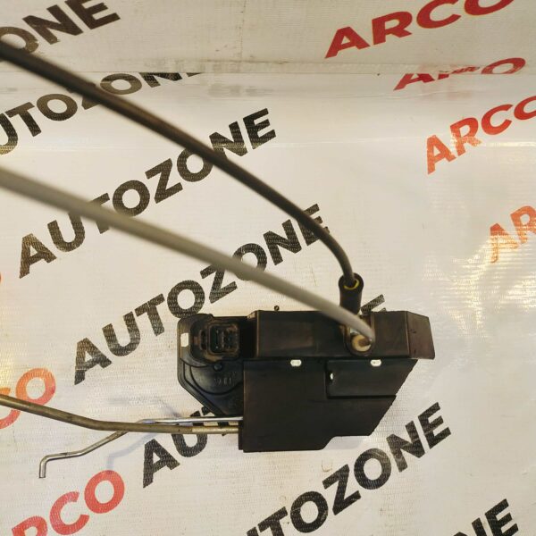 DOOR LATCH I10 FRONT RIGHT HYU 813200X110