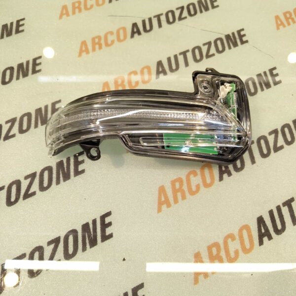 SIDE MIRROR INDICATOR CRYSTA FORTUNER HILUX BLK RIGHT IMP