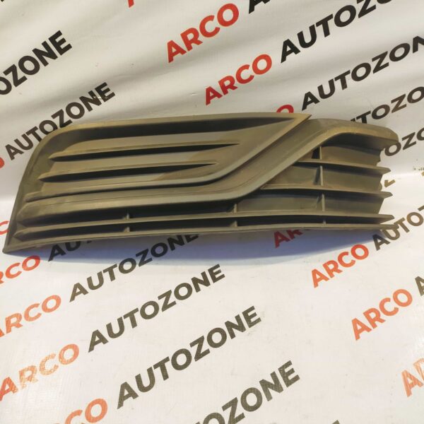 FOG LAMP COVER AMEO RIGHT BLACK PACK 6RW853666