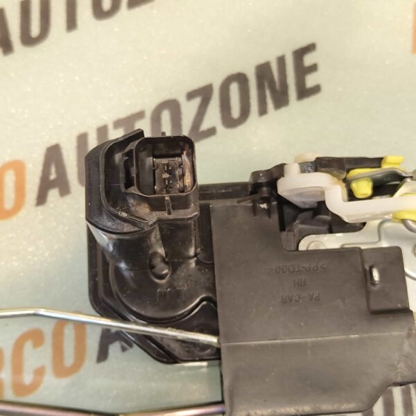 DOOR LATCH I10 FRONT RIGHT HYU 813200X121