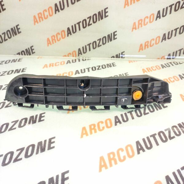 FR BMP BKT FORTUNER T4 RIGHT ACC TYD01412RH