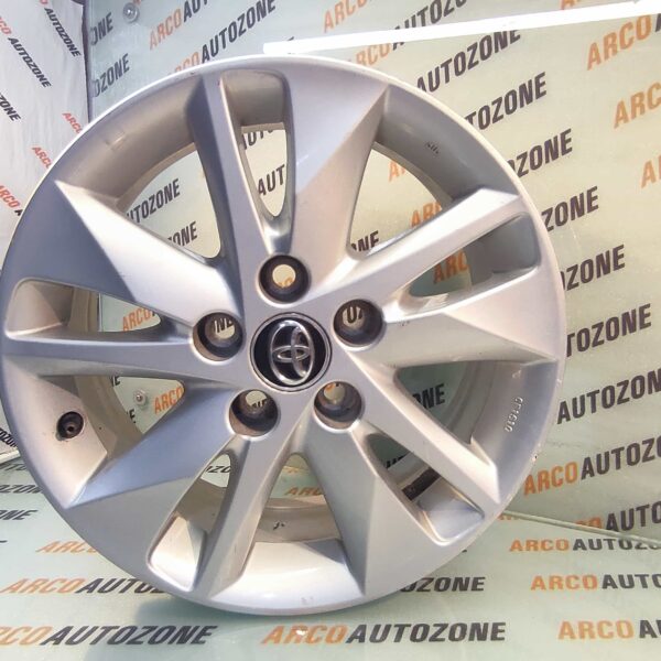 ALLOY WHEEL INNOVA CRYSTA SILVER 16 INCH SEMI USED 42611