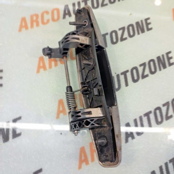 OUTER HANDLE DUSTER TERRANO RIGHT USED