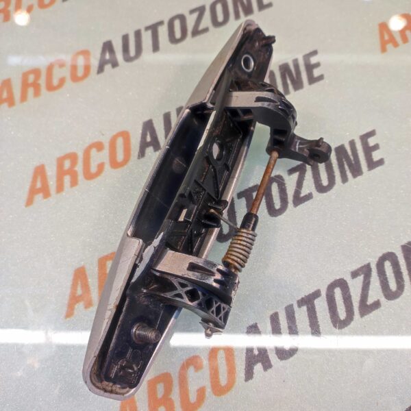 OUTER HANDLE DUSTER TERRANO LEFT USED