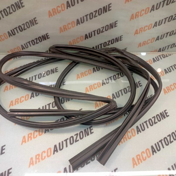 RUN CHANNEL RUBBER CITY T1 FRONT SET