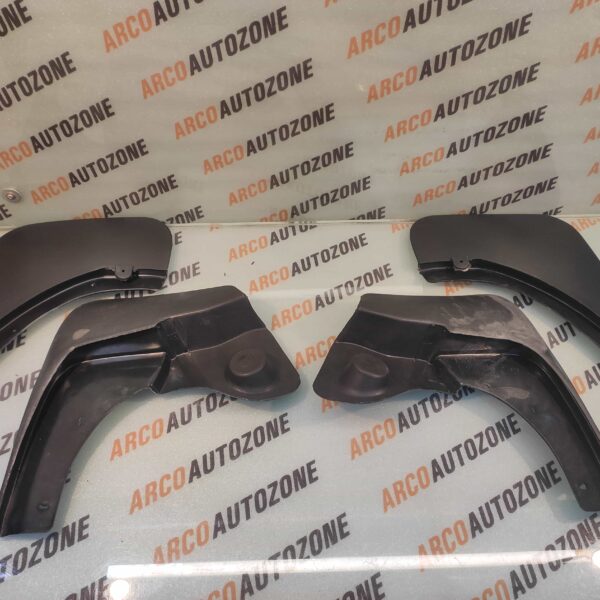 MUD FLAP DUSTER T1 SKI