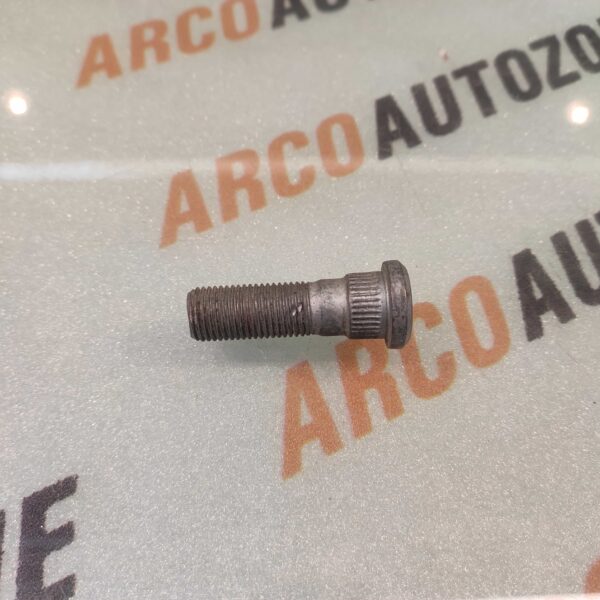 WHEEL STUD MICRA SUNNY COM