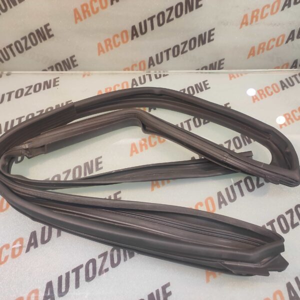 RUN CHANNEL RUBBER SWIFT 18 FRONT LEFT IMP