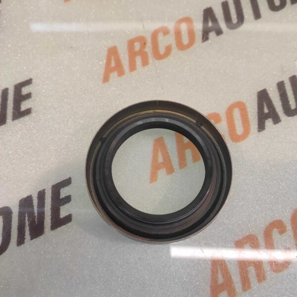 AXEL SEAL TAVERA REAR HUB OUTER