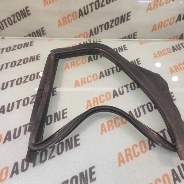 QUARTER GLASS RUBBER DZIRE 2012 LEFT 84675M75L00