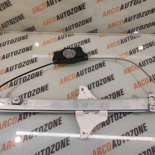 GLASS MACHINE NIOS AURA FRONT LEFT WITHOUT MOT HYU 82403K6010