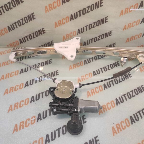 GLASS MACHINE SWIFT 2012 FRONT RIGHT 83401M74L12