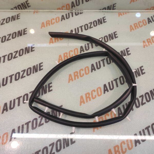 BONNET RUBBER VERNA 18 IND 86570H6000