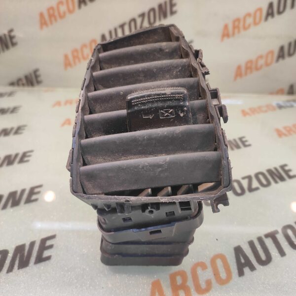 AC VENT SANTRO 2018 CENTRE LEFT HYU 9748090C7900 LOT