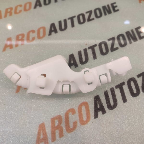 FRONT BUMPER BRACKET KWID LEFT ACC RNA004123