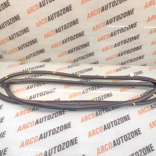 DOOR RUBBER VERNA 12 REAR RIGHT HYU 831401V000