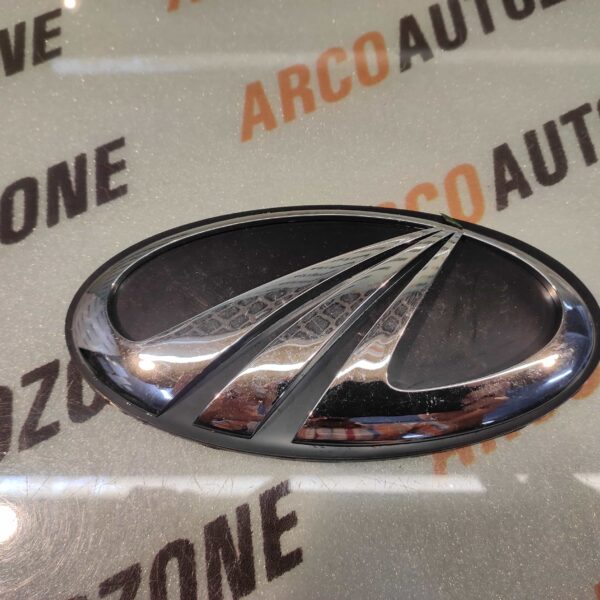 FRONT GRILL LOGO MAHINDRA OLD 16 INCH