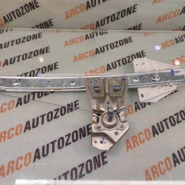 GLASS MACHINE KWID FRONT RIGHT MANUAL REN 807206843R