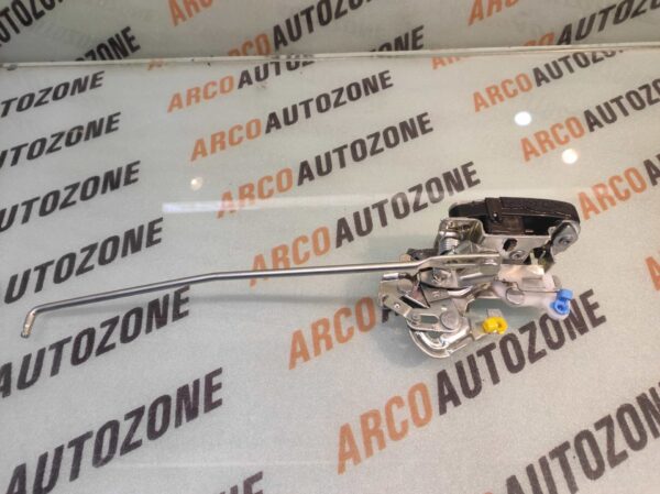 DOOR LATCH SANTRO REAR RIGHT MAN HYU 8142002010