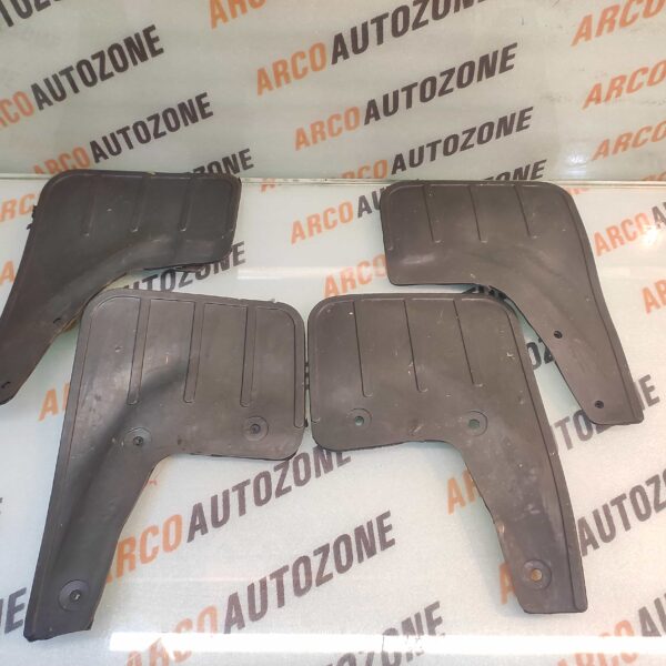 MUD FLAP ZEN ESTILO RUBBER SET