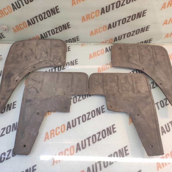MUD FLAP MANZA RUBBER SET