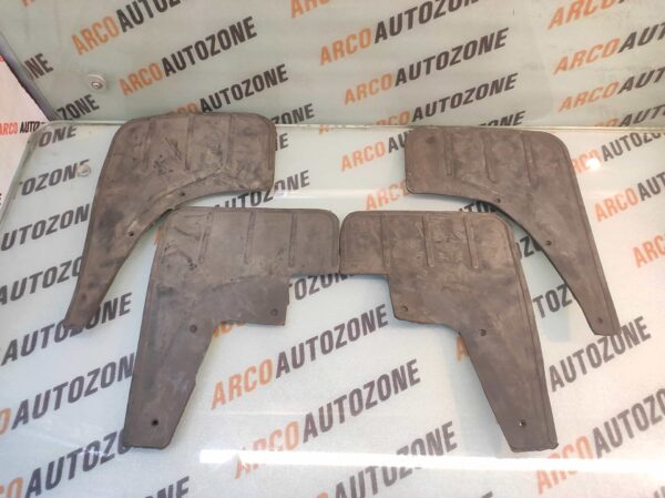 MUD FLAP MANZA RUBBER SET