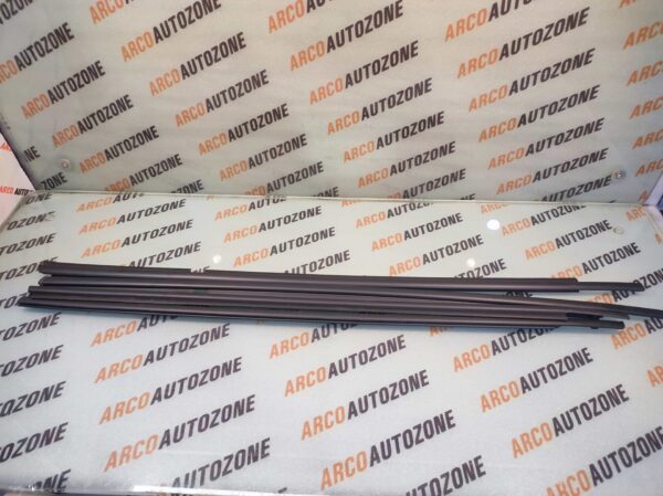BODY OUTER WEATHERSTRIP OUTER GARNISH CIAZ ELPS