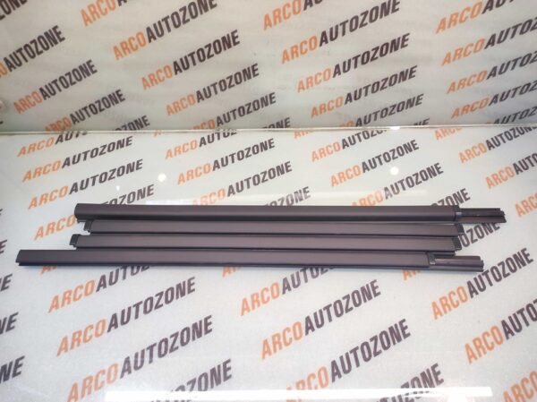 BODY OUTER WEATHERSTRIP OUTER GARNISH EECO VERSA ELPS