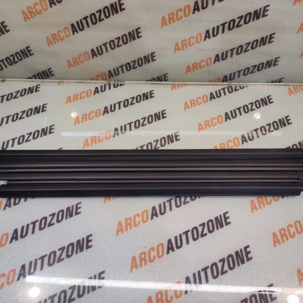 BODY OUTER WEATHERSTRIP OUTER GARNISH ALTO 800 SET 83811M53M00