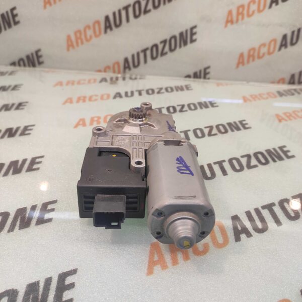 SUN ROOF MOTOR X1 USED 682736716