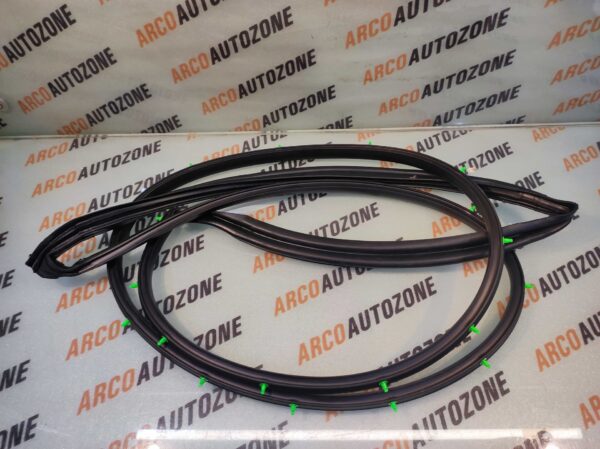DOOR RUBBER INNOVA REARLEFTF610240023